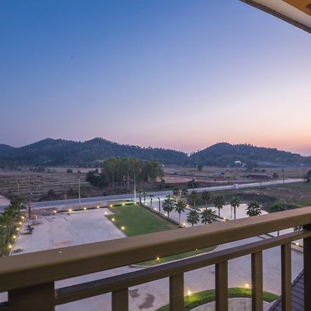 Sann View Hotel Thoeng Buitenkant foto