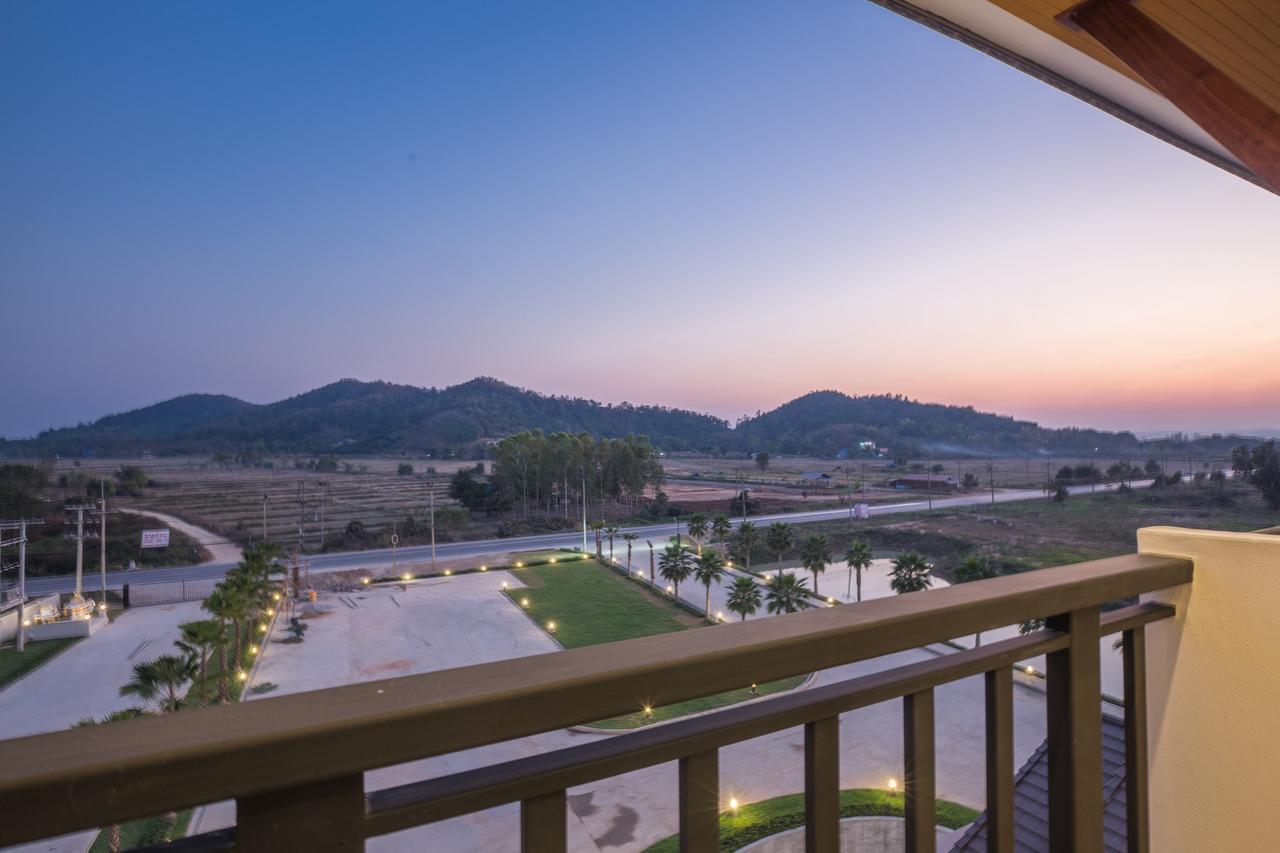 Sann View Hotel Thoeng Buitenkant foto