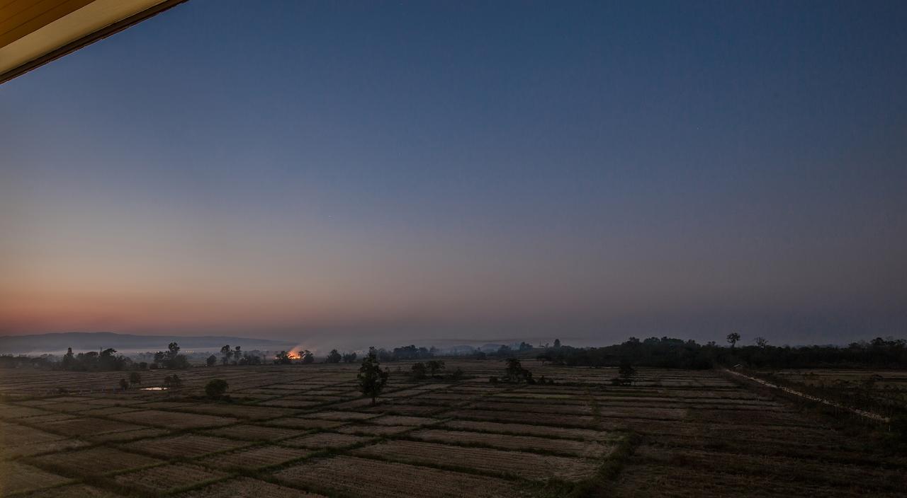 Sann View Hotel Thoeng Buitenkant foto